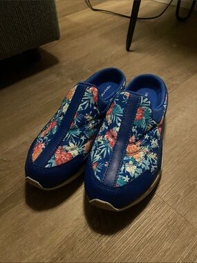 Easy Spirit Blue Floral Slip-On Sneakers